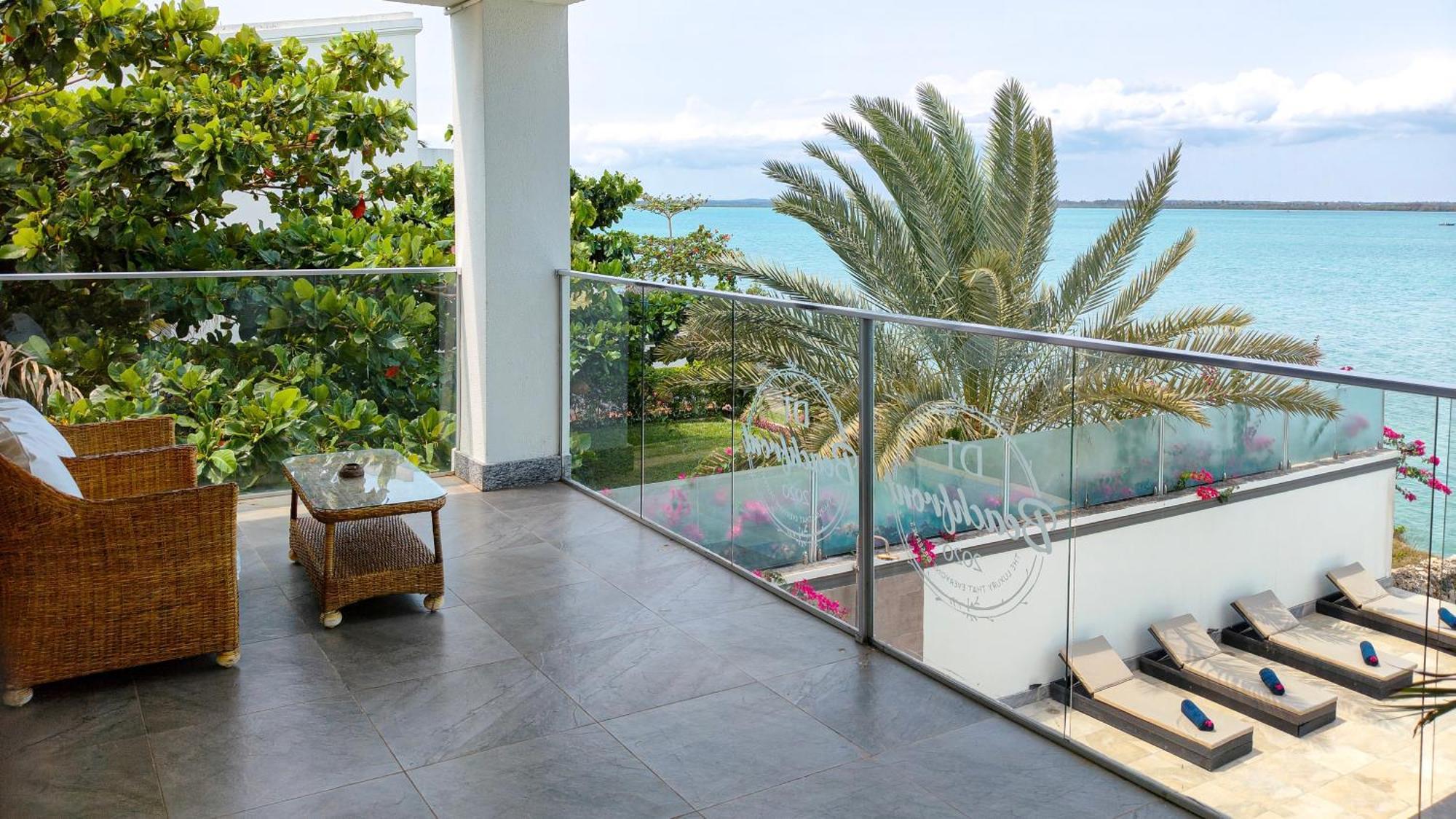 Zanzibar Dt Beachfront Villa Mkunguni ภายนอก รูปภาพ